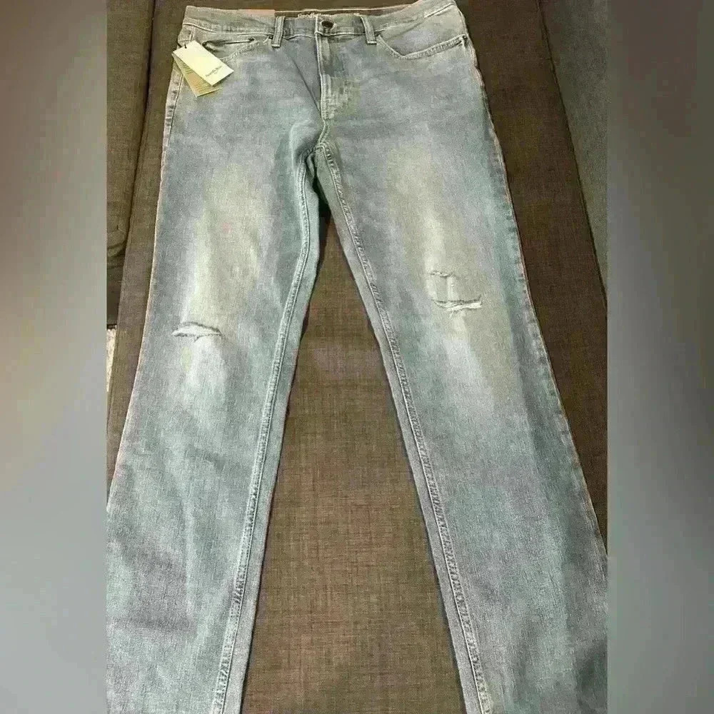 Men’s jeans slightly distressed knee cutouts by Goodfellow& Co. size 36x32. NWT